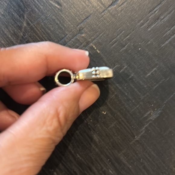 Sterling Silver 925 A Marked Mother Of Pearl Carved Elegant Cream Pendant - Picture 5 of 7